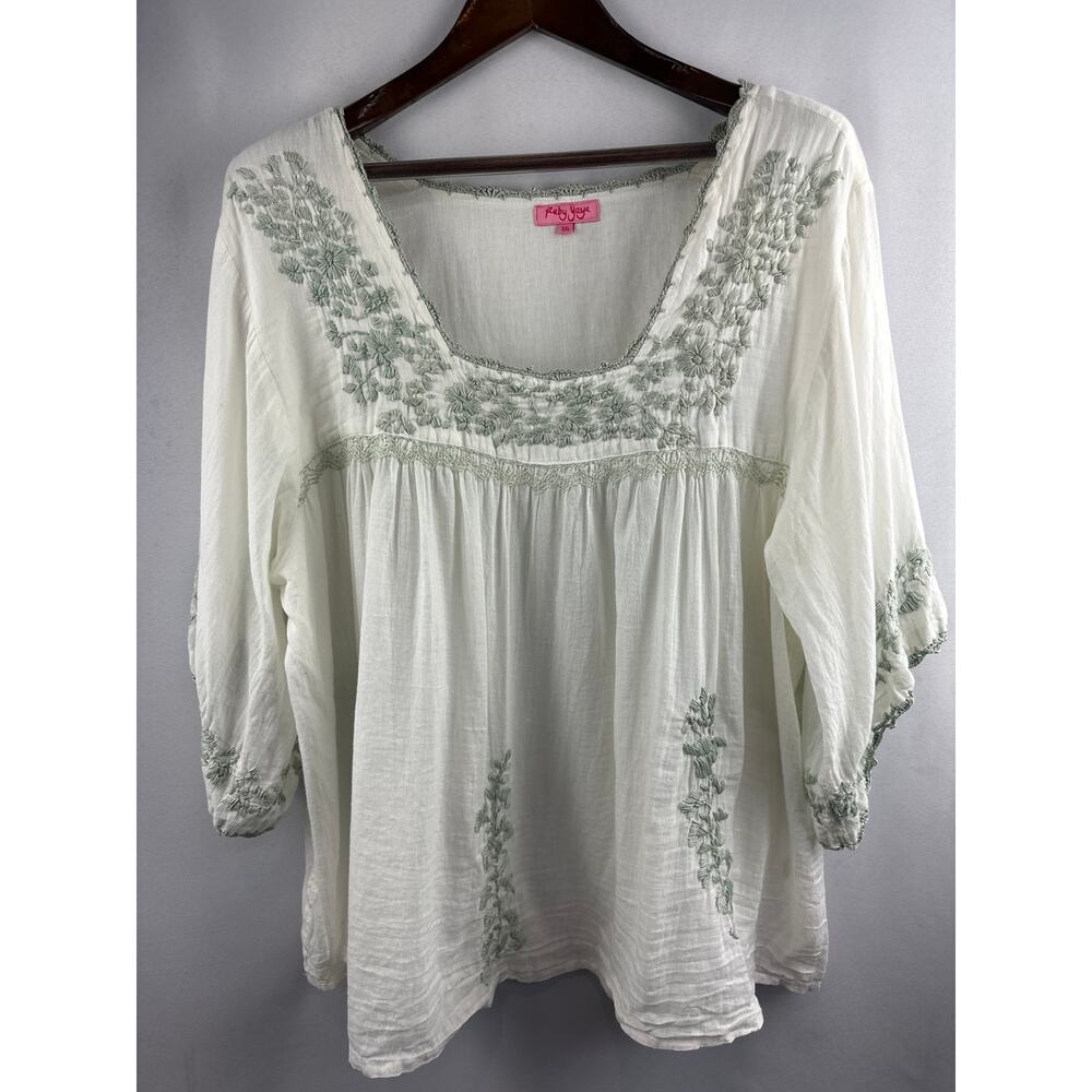 Women’s Ruby Yaya crinkled cotton peasant blouse white w/ green embroidery. XXL